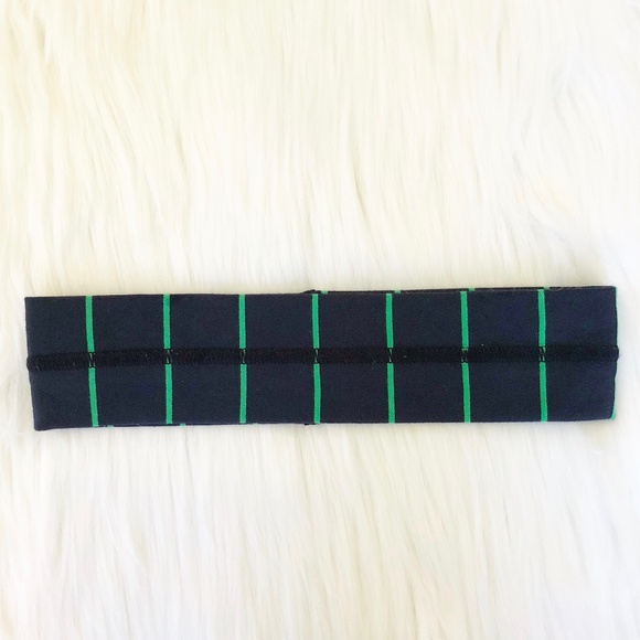 Lululemon Fly Away Tamer Headband - Picture 3 of 5